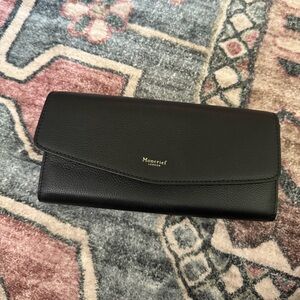 MONCRIEF LONDON STUNNING
GENUINE LEATHER BLACK